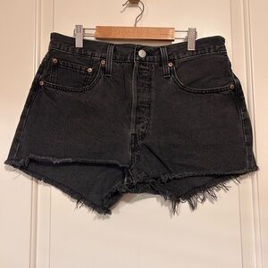 🖤🖤 Levi's Black Denim Cut Off Jean Shorts 🖤🖤